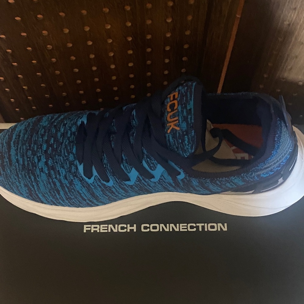 French Connection Blue and Navy Knit Runner size 10